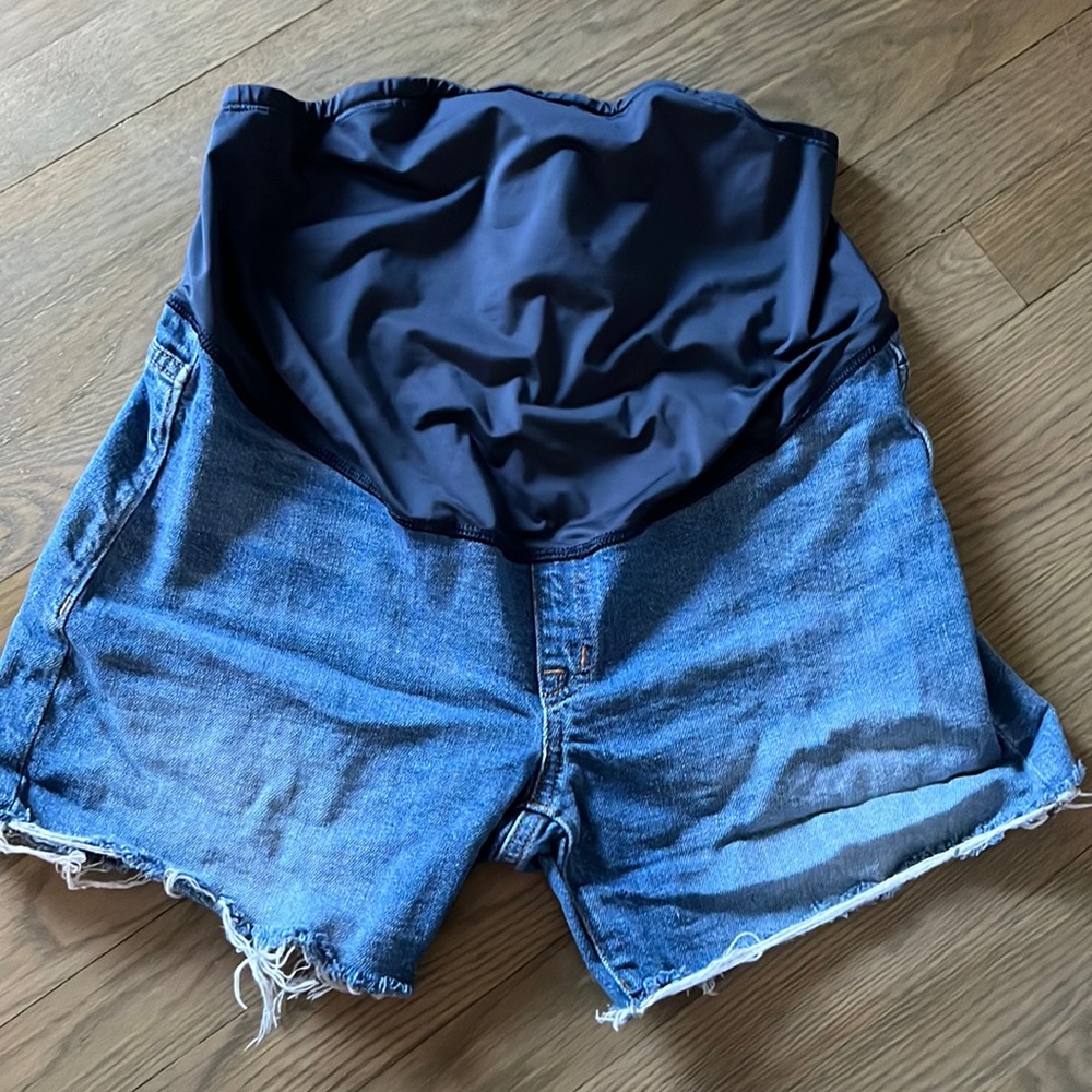 Size 27 Madewell Maternity shorts